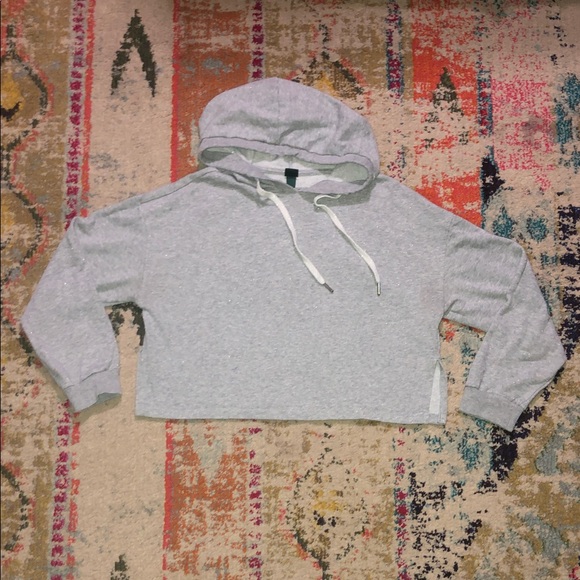 🧜🏼‍♀️3 for $15 listing!🧜🏼‍♀️ sparkly grey cropped lightweight sweatshirt - Picture 1 of 4